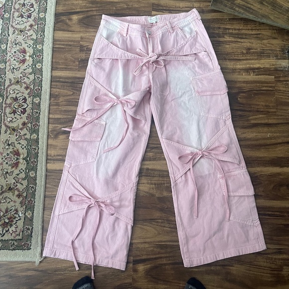 Lirika Matoshi - pink bow pants - Picture 1 of 5